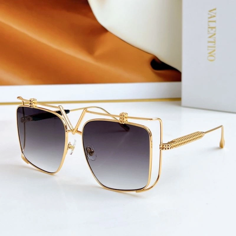 Valentino Sunglasses Refined 282443