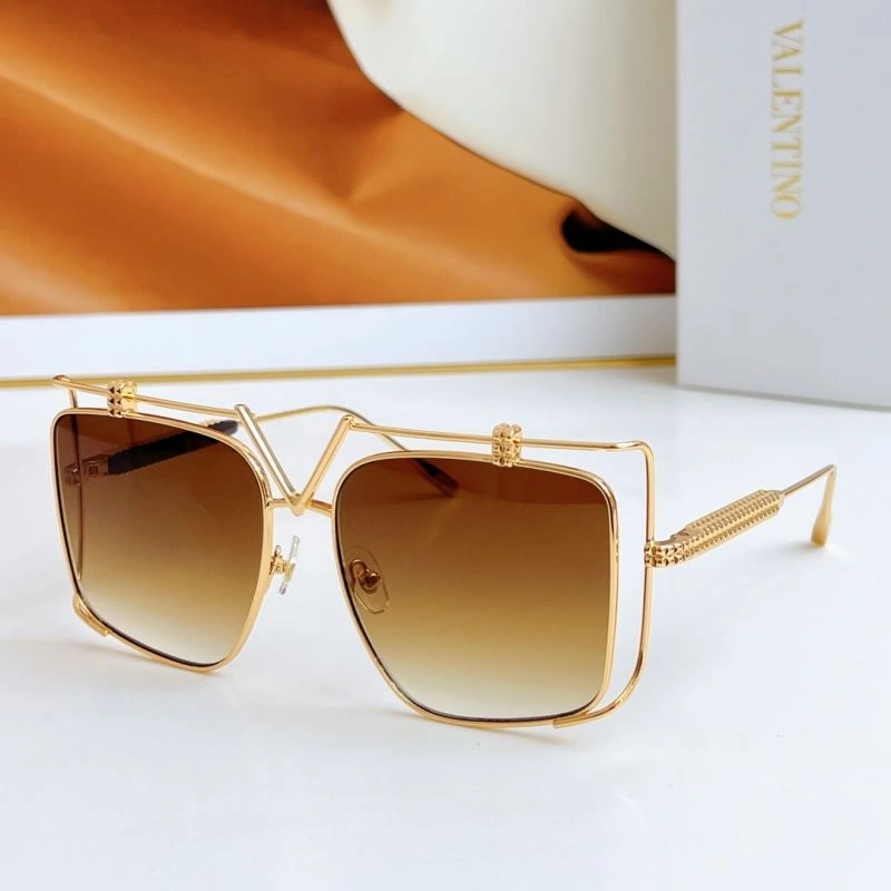 Valentino Sunglasses Refined 282443