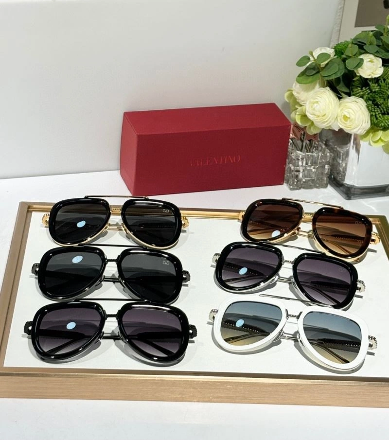 Valentino Sunglasses UrbanStyle 282458