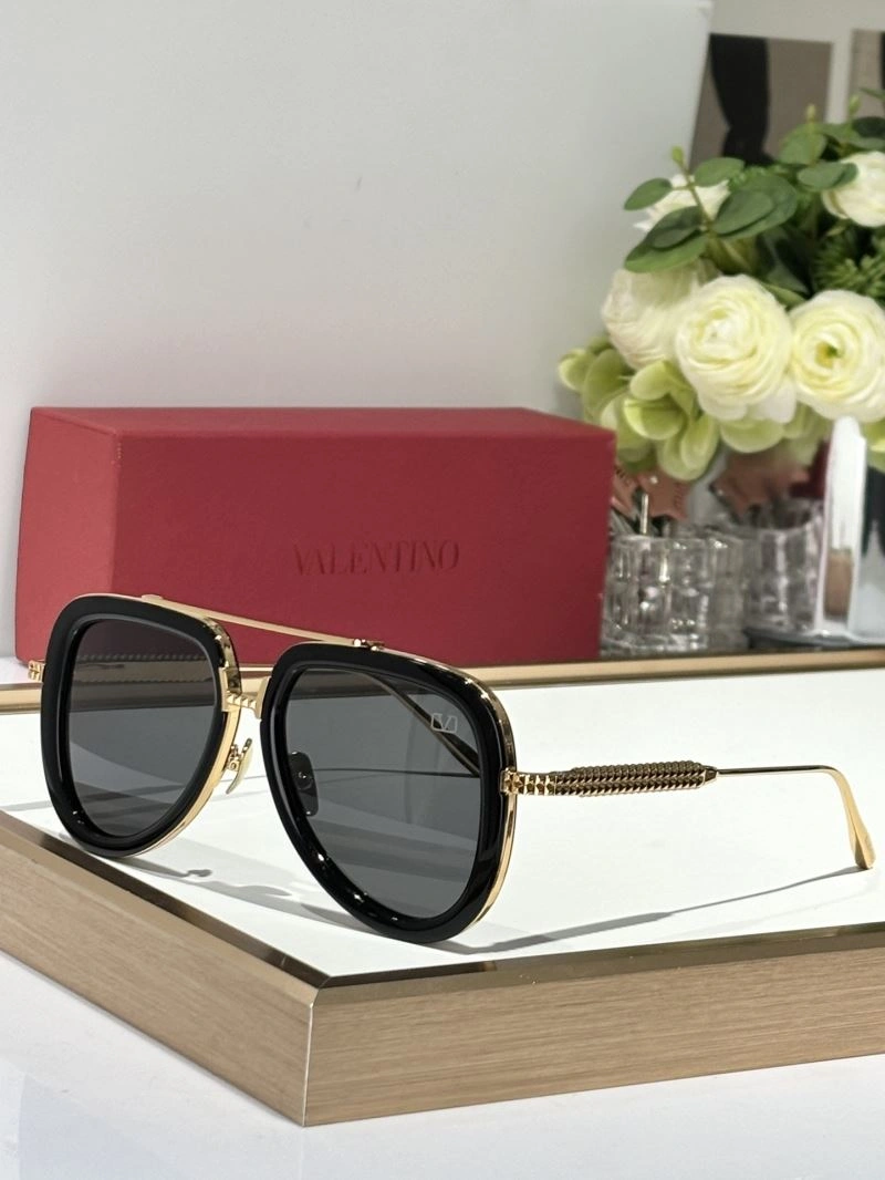 Valentino Sunglasses UrbanStyle 282458