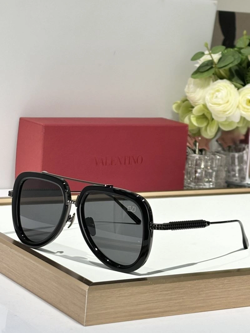 Valentino Sunglasses UrbanStyle 282458
