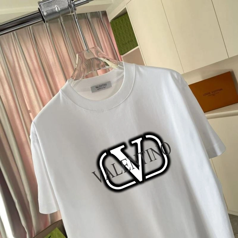 Elegant Valentino T-Shirts 174657