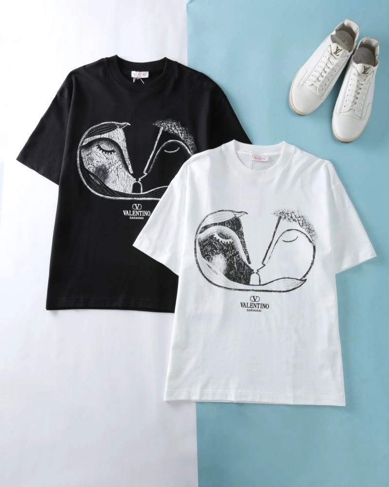 Vibrant Valentino T-Shirts 174872