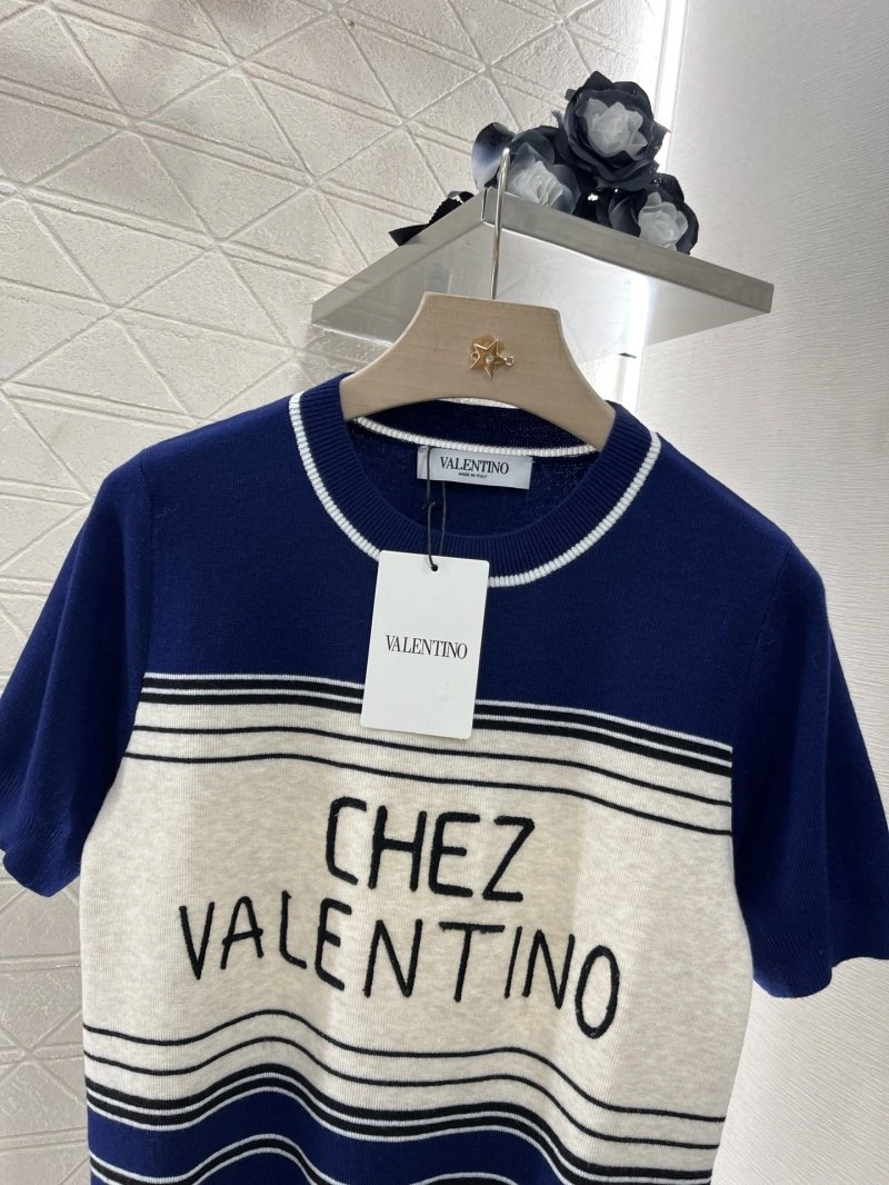 Reliable Valentino T-Shirts 174251