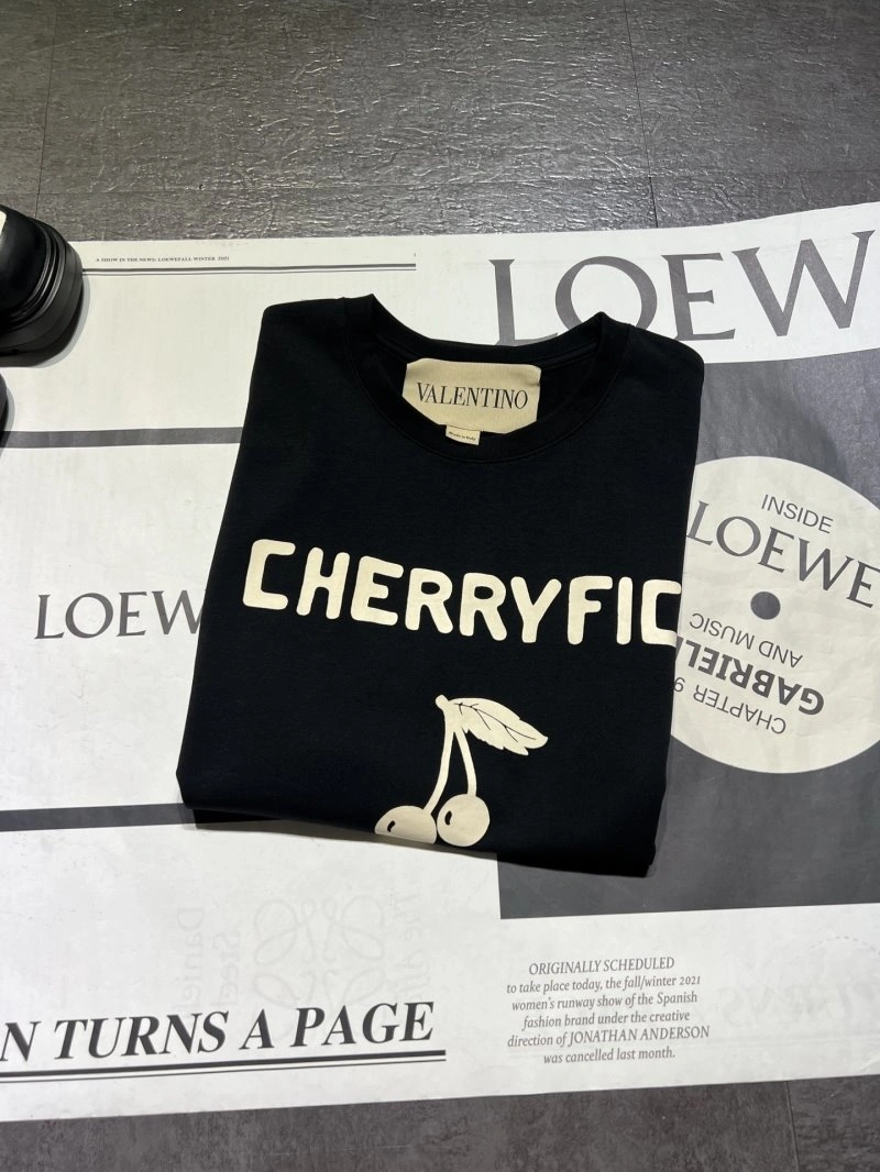 Resilient Valentino T-Shirts 174247