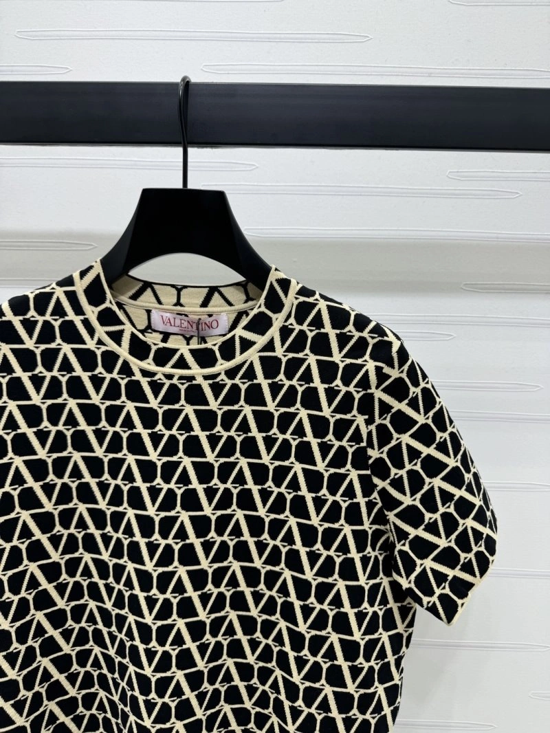 Snug Valentino T-Shirts 174612