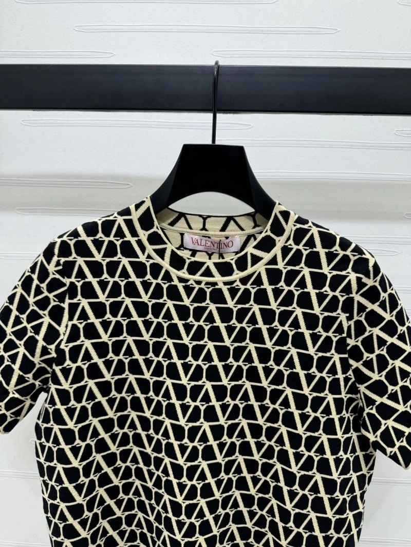 Snug Valentino T-Shirts 174612