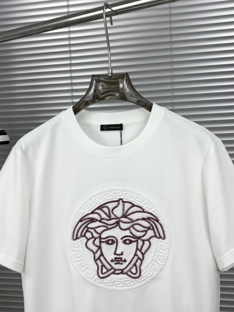 Valentino T-Shirts ModernLook 174724