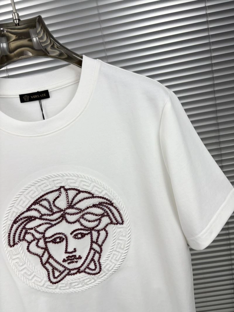 Valentino T-Shirts ModernLook 174724