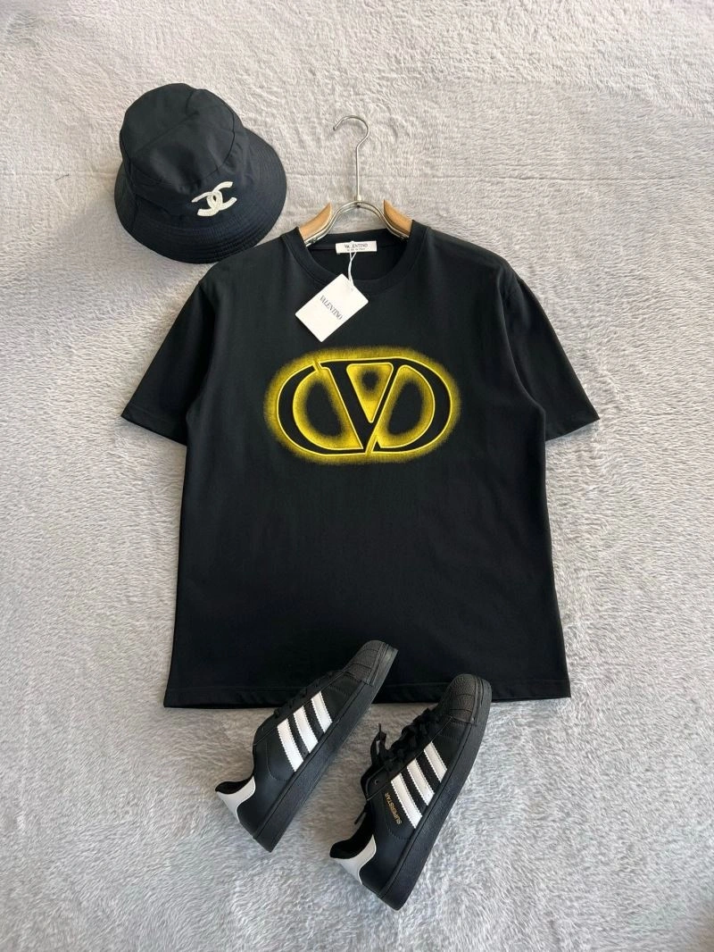 Resilient Valentino T-Shirts 174725
