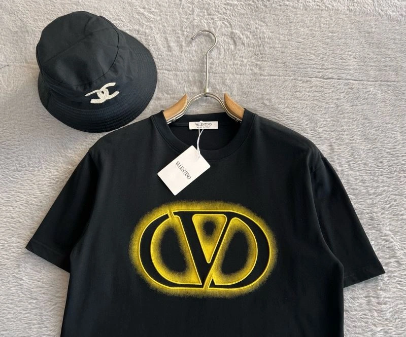 Resilient Valentino T-Shirts 174725
