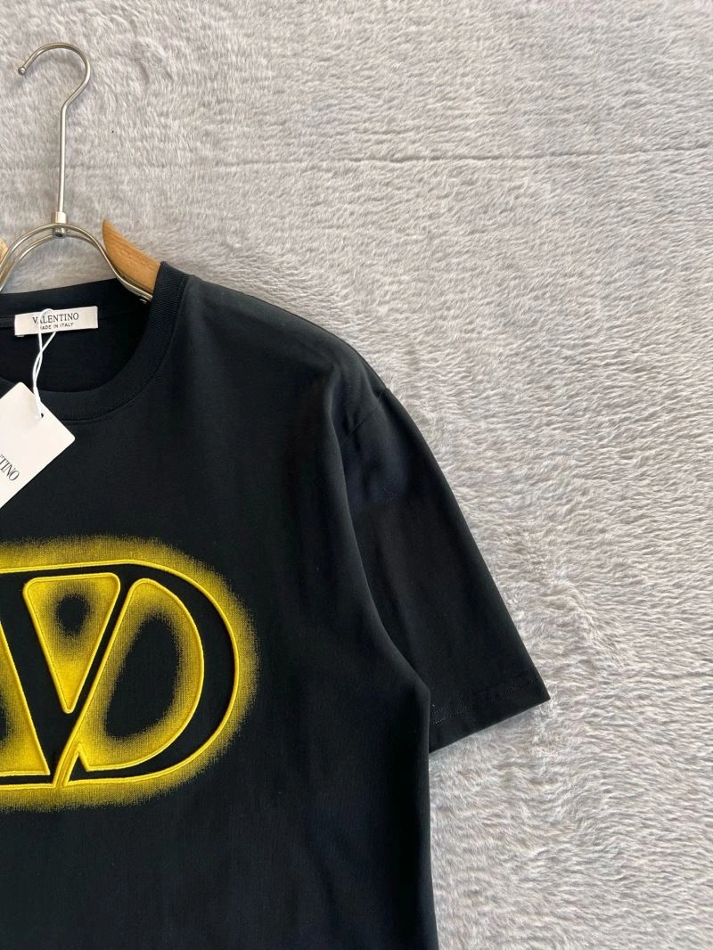 Resilient Valentino T-Shirts 174725