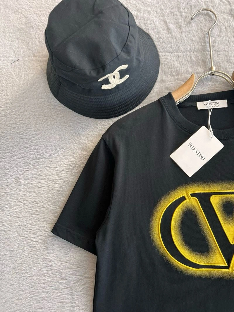 Resilient Valentino T-Shirts 174725