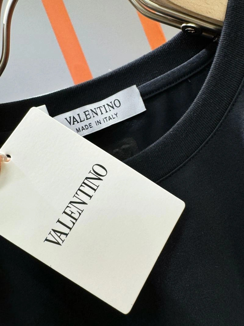 Valentino T-Shirts Unisex 174706