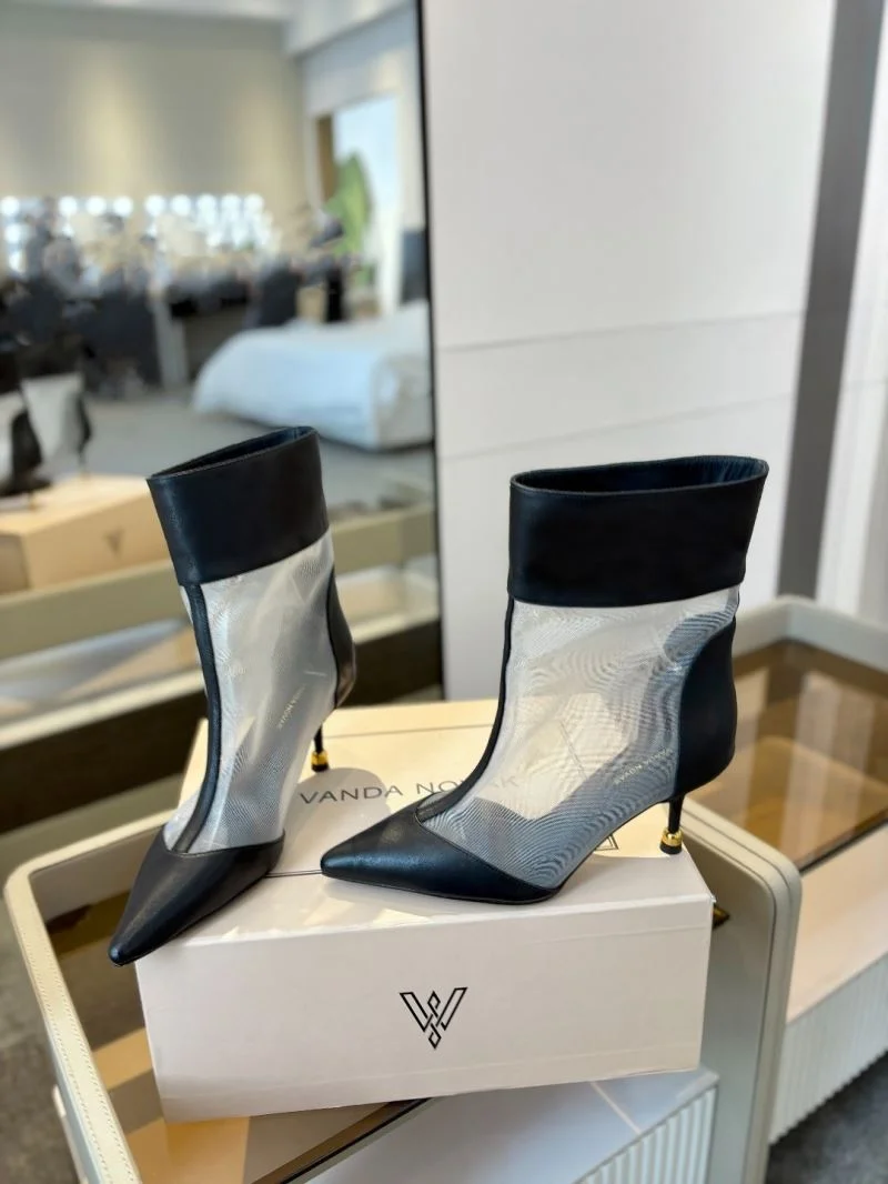 SmoothTexture Vanda Novak Boots 8837