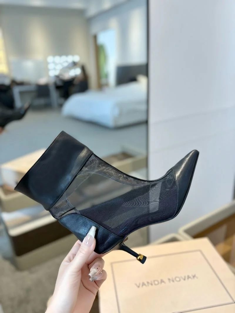 Vanda Novak Boots Refined 8681