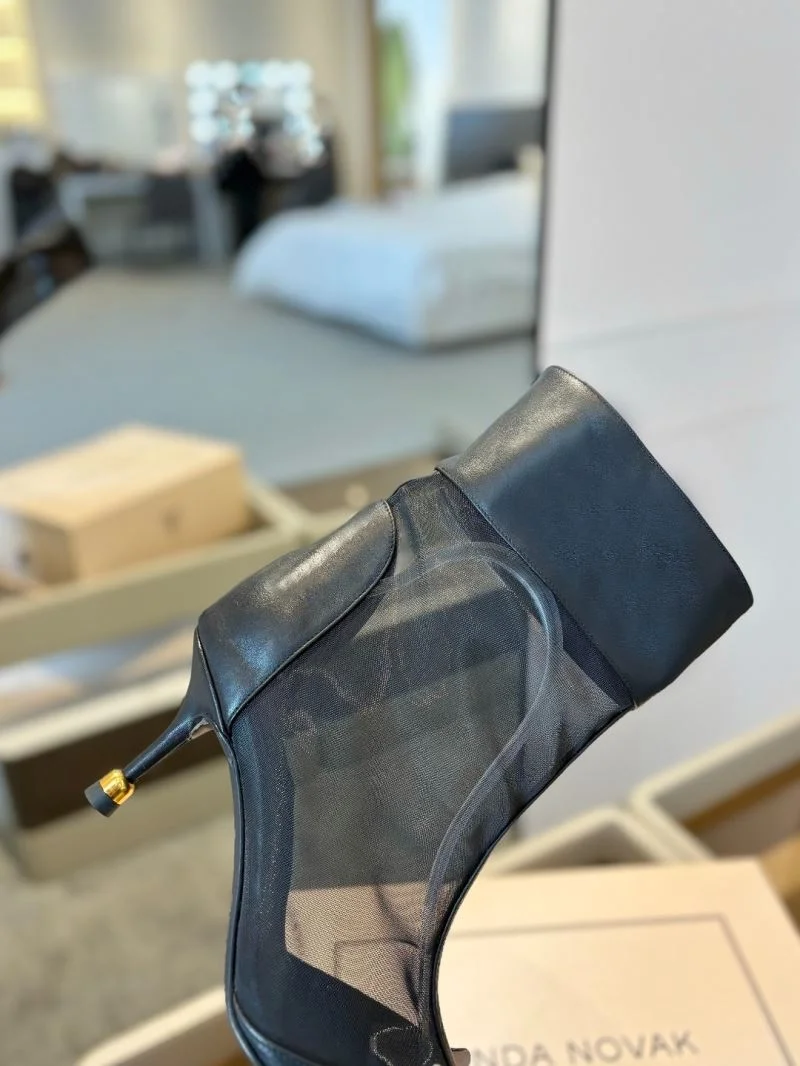 Vanda Novak Boots Refined 8681