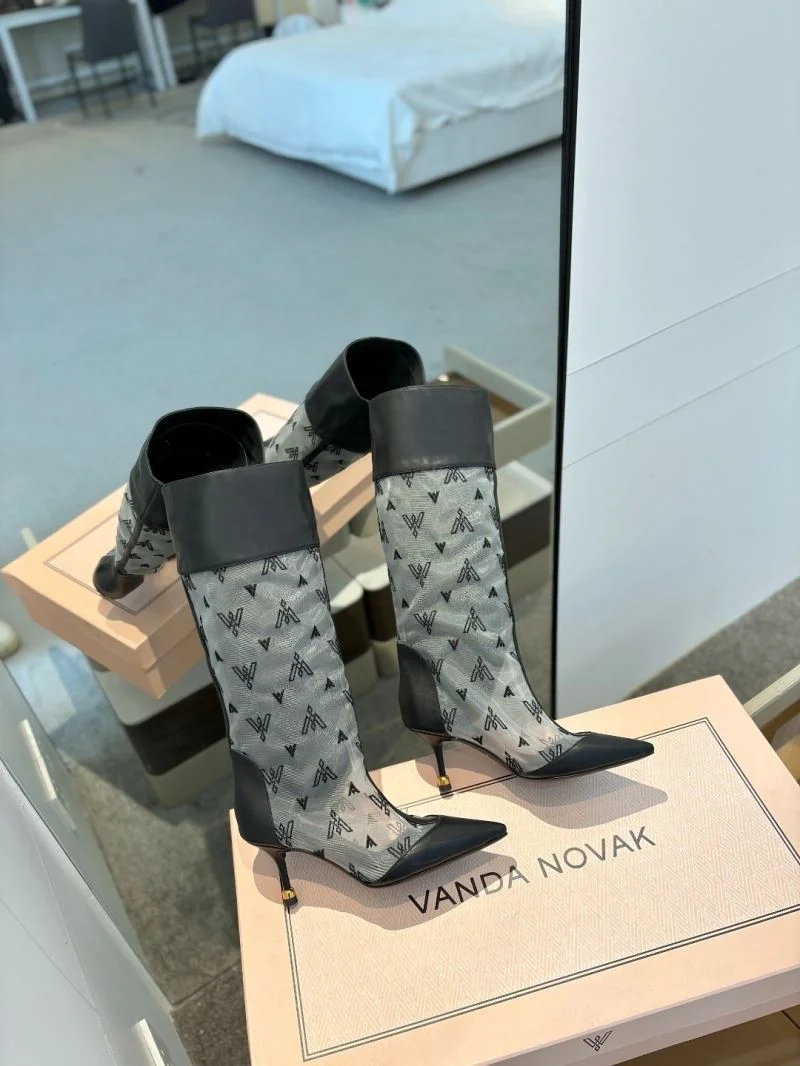 Durable Vanda Novak Boots 8680