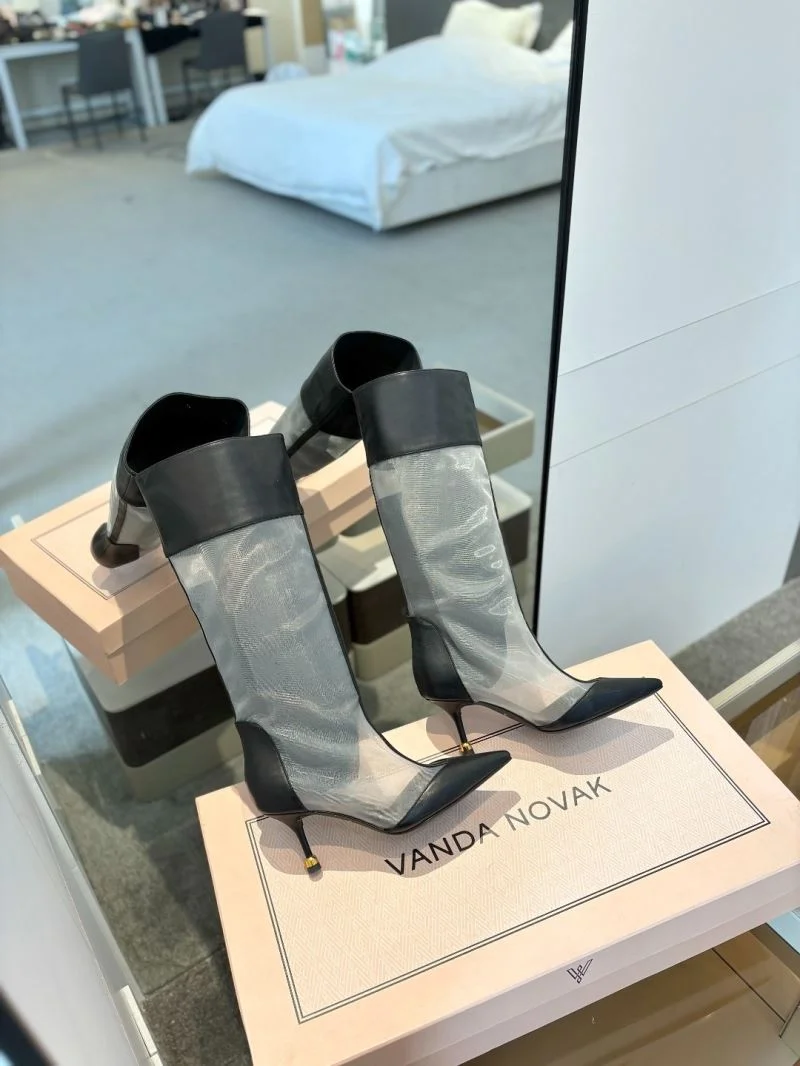 Vanda Novak Boots Youthful 8696