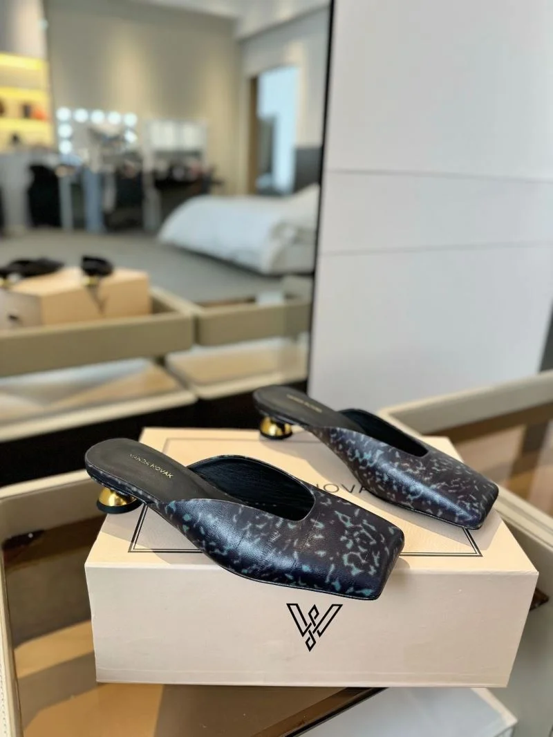Compact Vanda Novak Sandals 5740
