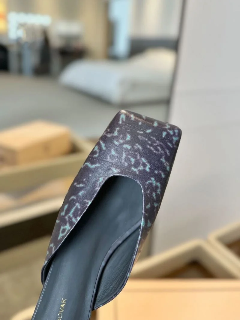 Compact Vanda Novak Sandals 5740