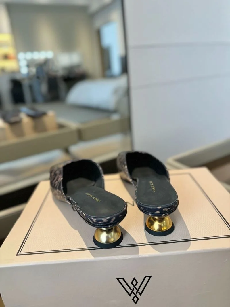 Vanda Novak Sandals ModernLook 5743