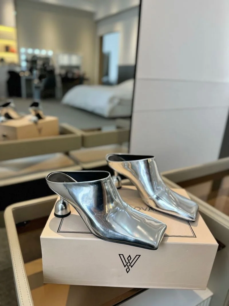 UrbanChic Vanda Novak Sandals 5760