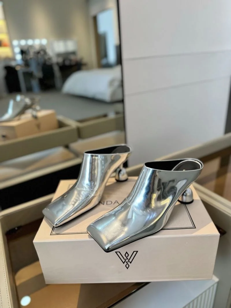 UrbanChic Vanda Novak Sandals 5760