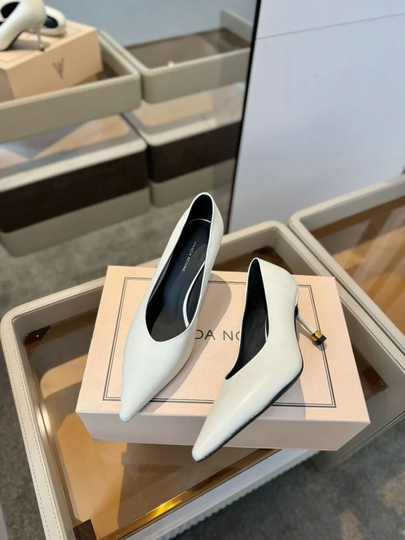 Functional Vanda Novak Shoes 5734