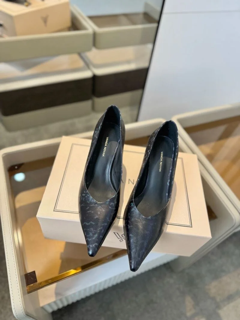 Compact Vanda Novak Shoes 5723