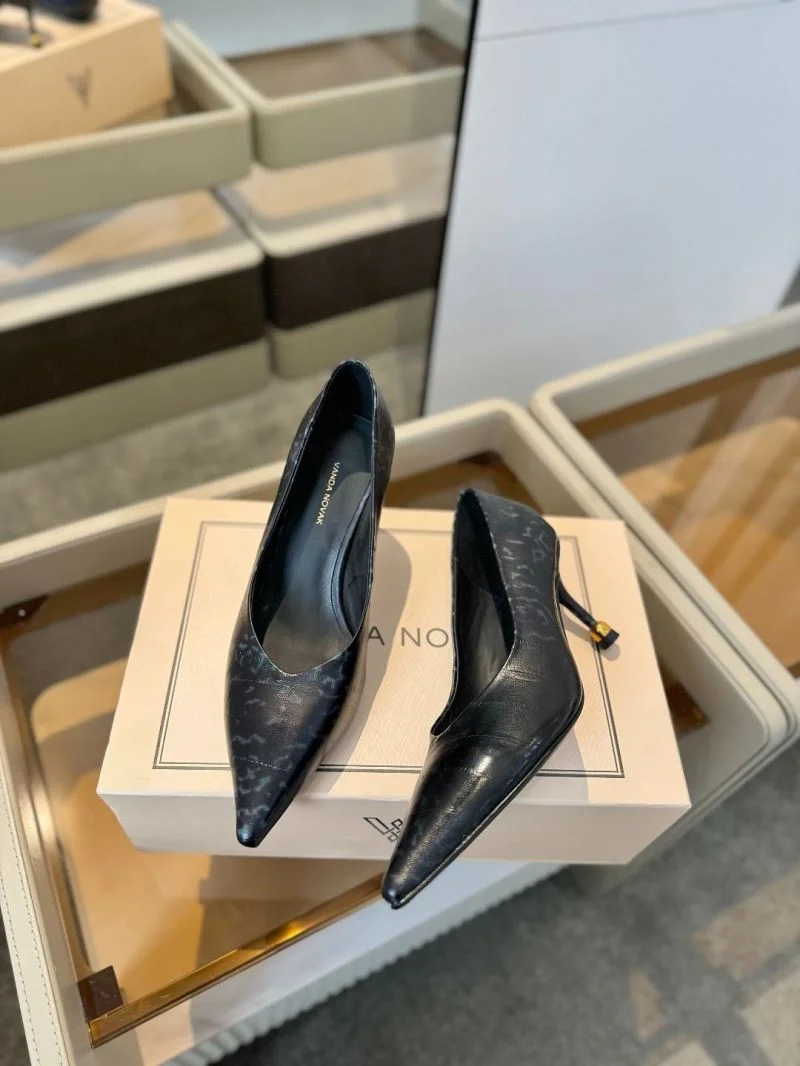 Compact Vanda Novak Shoes 5723