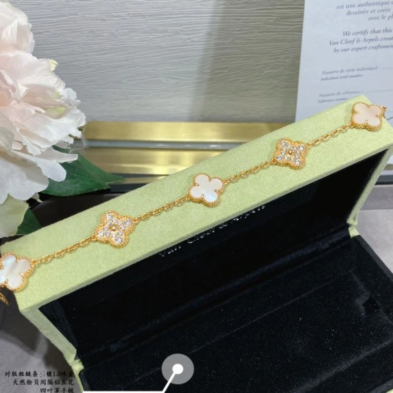 Vca Bracelets EyeCatching 255467