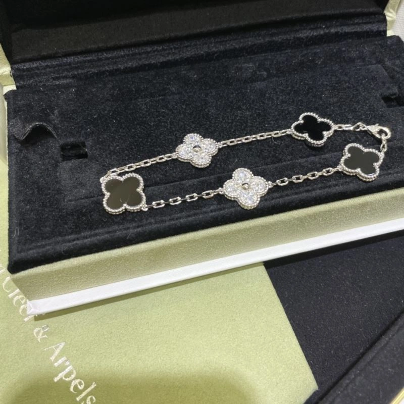 Vca Bracelets GoAnywhere 255449
