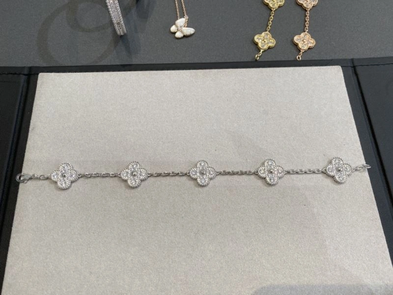Elegant Vca Bracelets 255444