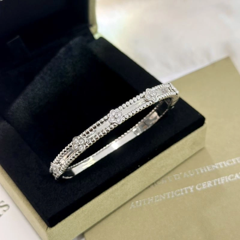 Premium Vca Bracelets 255450