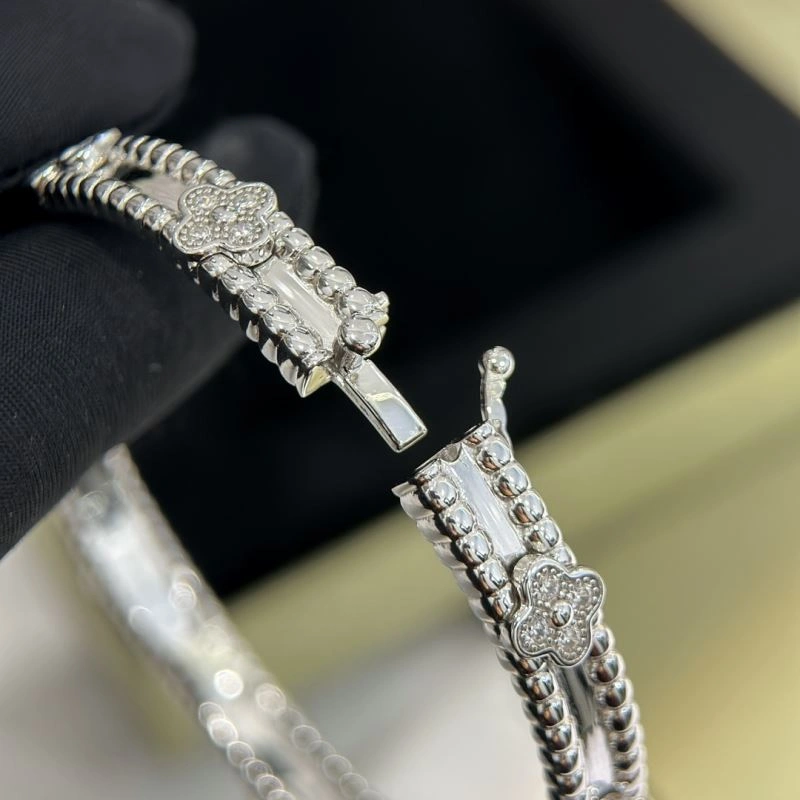 Premium Vca Bracelets 255450