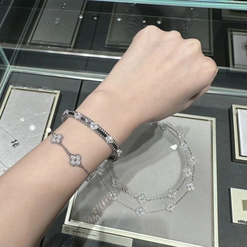 Premium Vca Bracelets 255450
