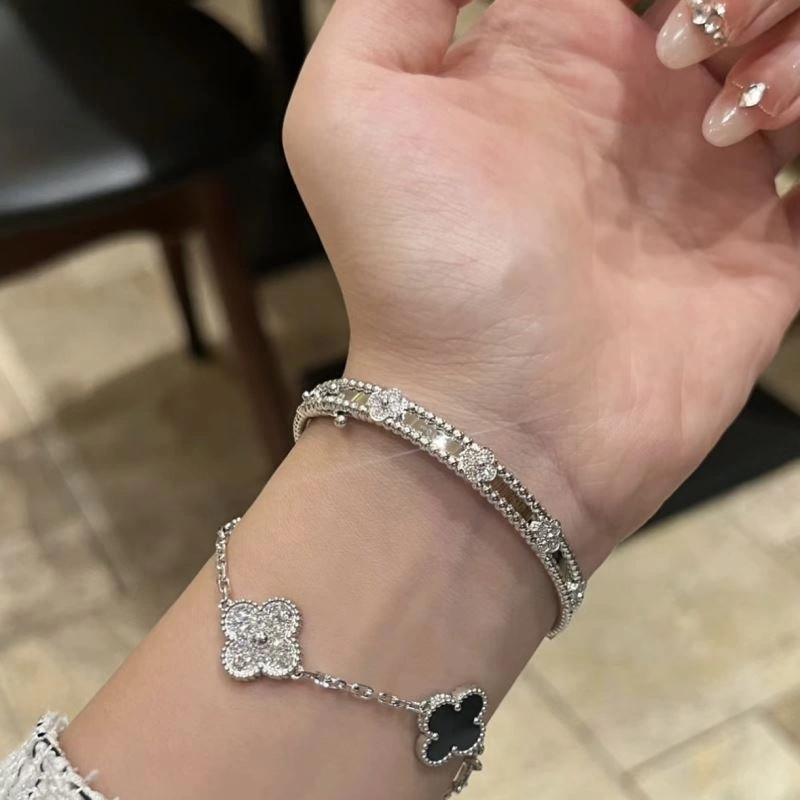 Premium Vca Bracelets 255450