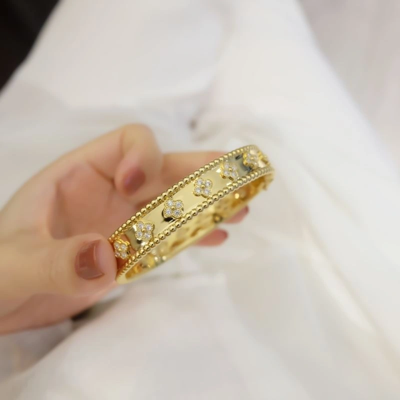 Vca Bracelets Functional 255417