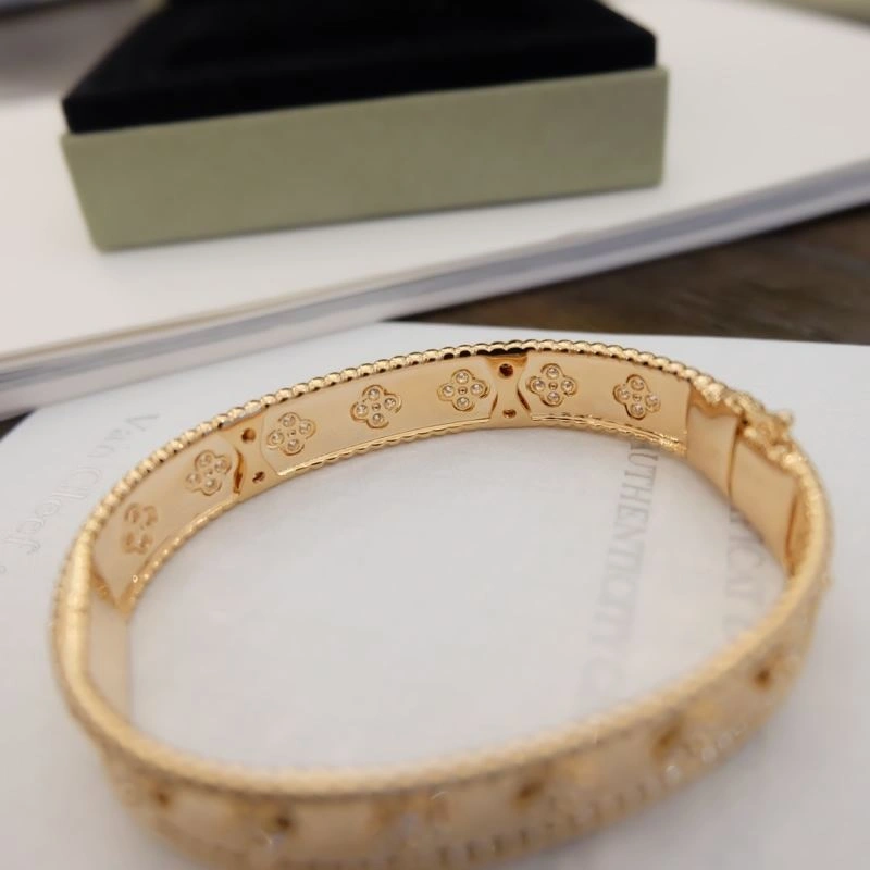 Vca Bracelets Breathable 255399
