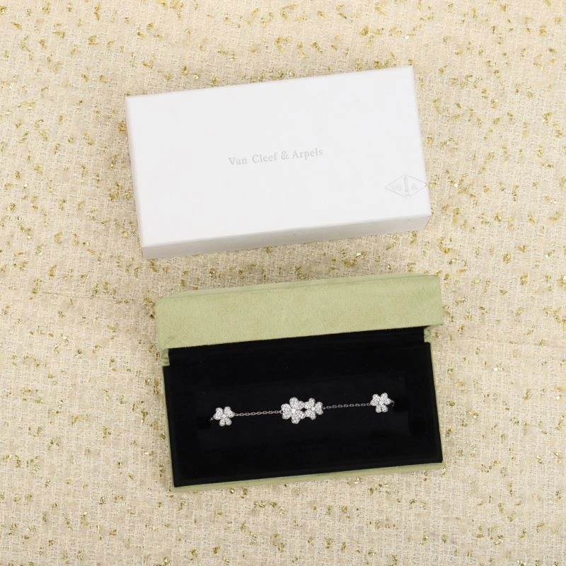 Vca Bracelets SmoothTexture 255530