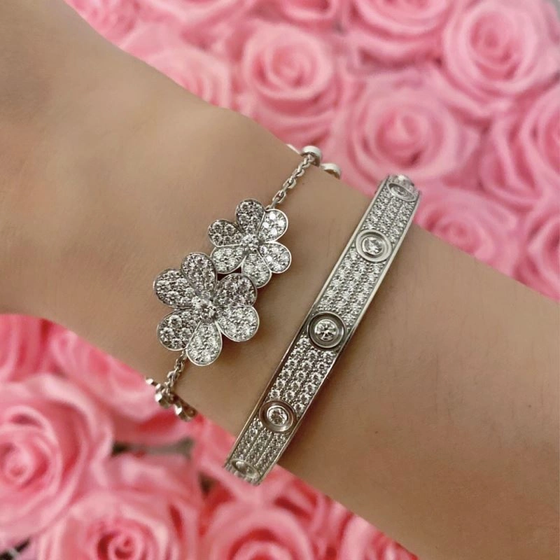 Vca Bracelets SmoothTexture 255530