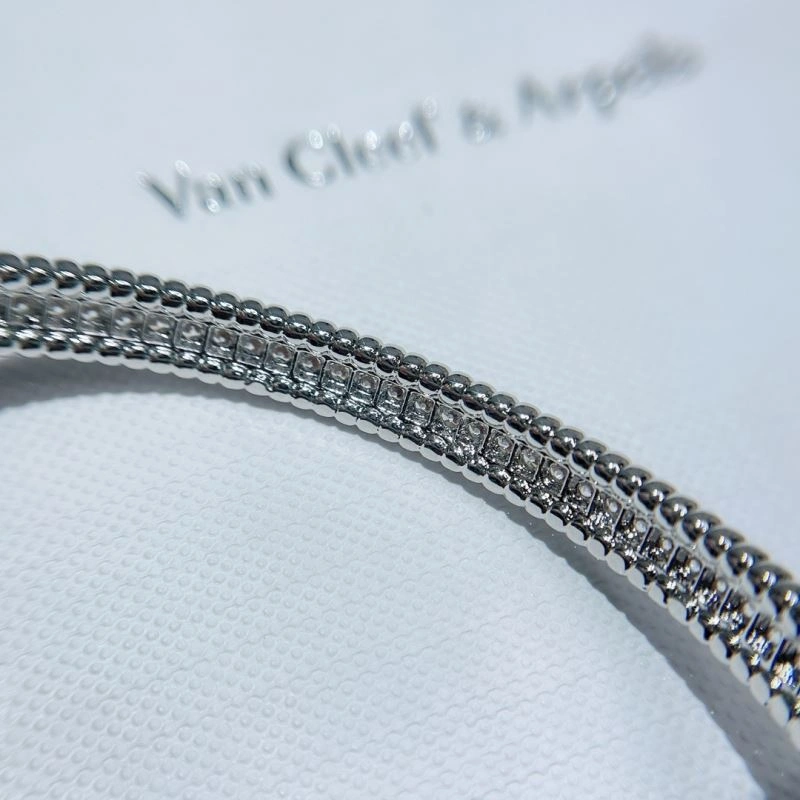 EyeCatching Vca Bracelets 255493