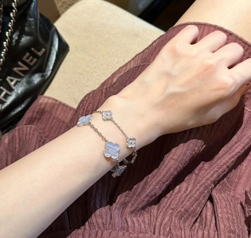 Fashionable Vca Bracelets 255501
