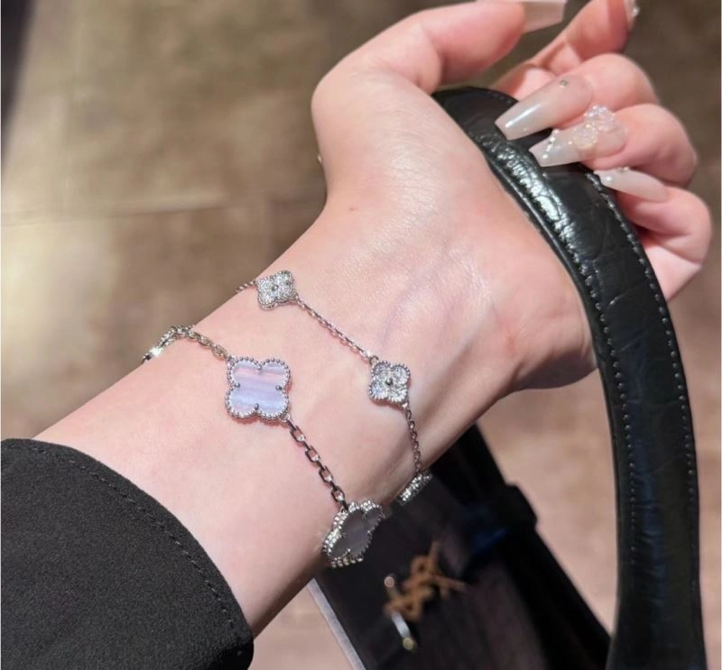 Fashionable Vca Bracelets 255501