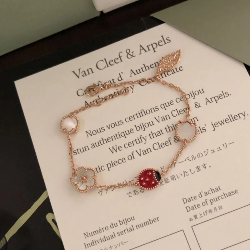 Trendy Vca Bracelets 255482