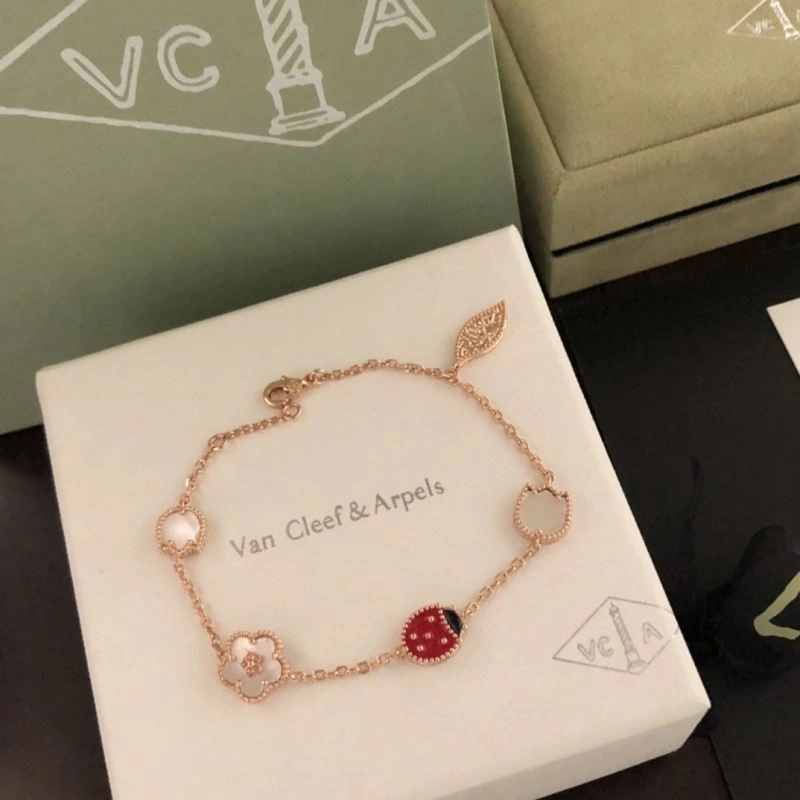 Trendy Vca Bracelets 255482