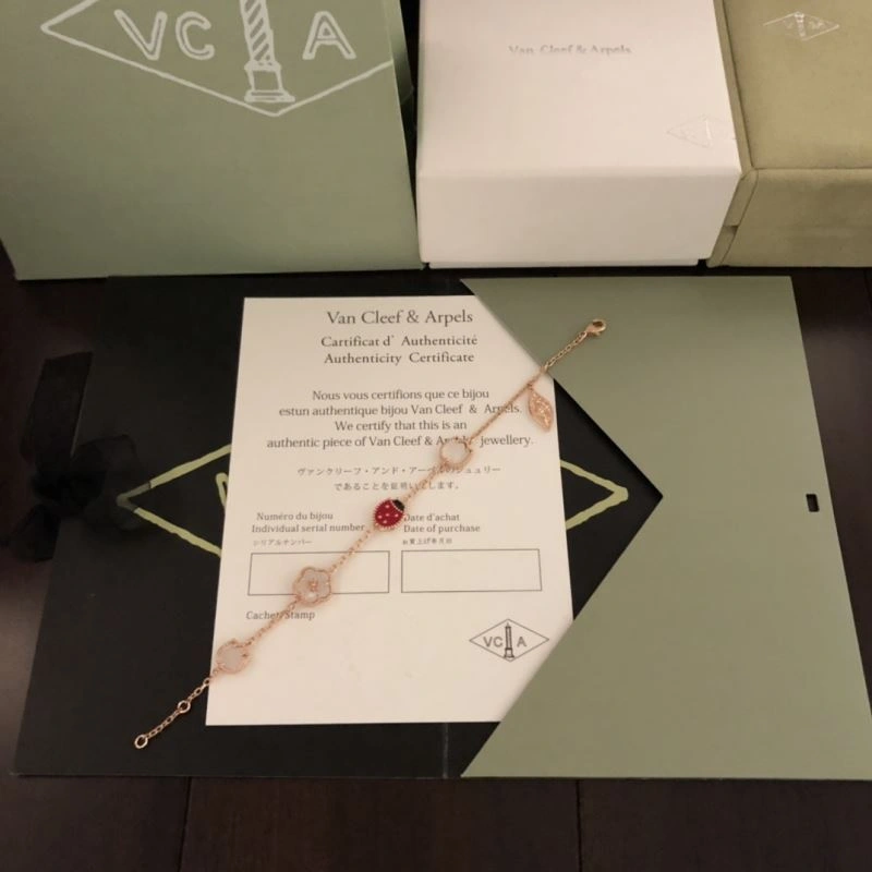 Trendy Vca Bracelets 255482