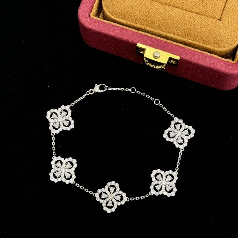 Vca Bracelets BestValue 255401