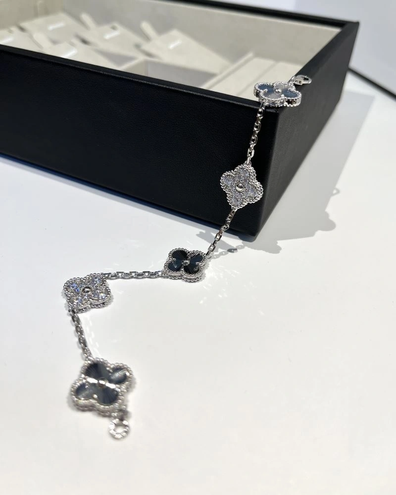 Vca Bracelets Attractive 255410